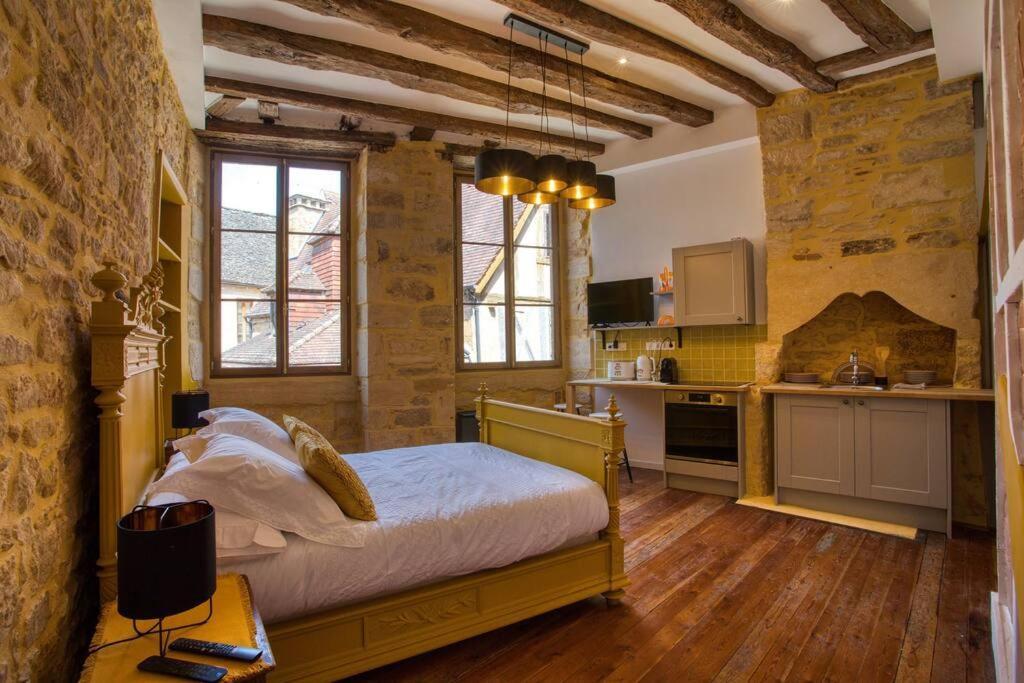"Les Appartements De Betty C" Studio Medieval Sarlat-la-Caneda Exterior photo